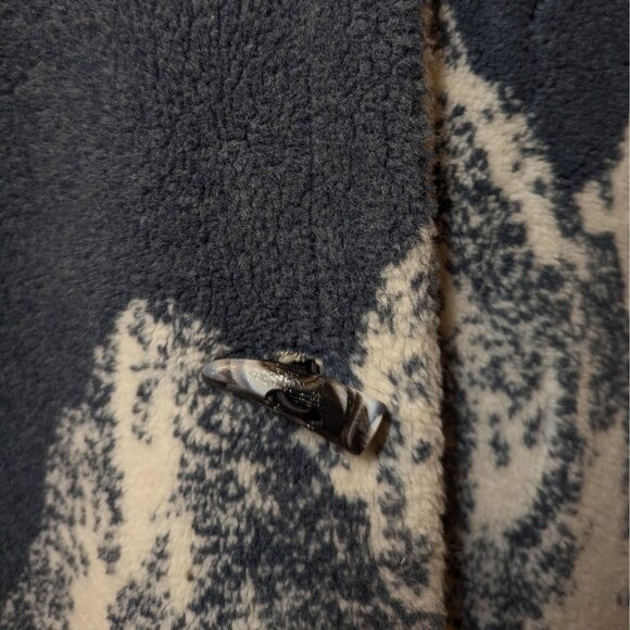 Vintage 90's Canadian Polar Magic Thick Fleece Coat, Hooded, Horn-Shaped Buttons - Picture 4 of 6